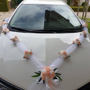 Autoschmuck Hochzeit , Girlande in V mit Organza Band und Blüten, Farbe nach Wunsch. apricot