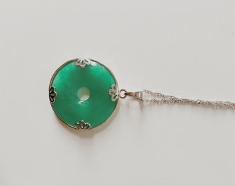 Round jade pendant decorated with flowers and dolphins, Chinese jade jewelry, jade-silver pendant