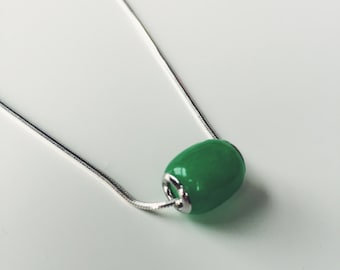 Exquisite oval jade pendant with silver chain, jade jewelry, Chinese jade-silver jewelry, jade-silver pendant