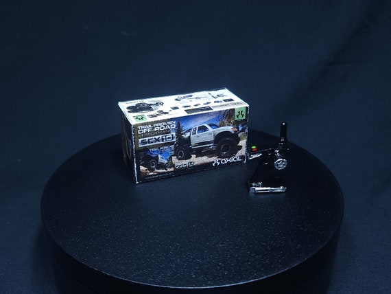 Scale-RC-Axial-Scx10-Sender und LKW-Box 1/10 Rock Crawler Zubehör /  Miniaturen / Diorama für Garage Display - .de