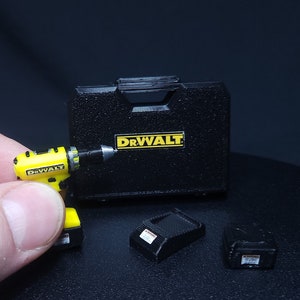 Miniature DR.VValt Drill Set  1/10 Scale RC Accessory NECA toys Action Figure Chain Saw Miniature Doll House Garage Gift Idea