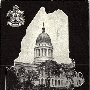 Stara pocztówka z lat 30. XX wieku, czarno-biała, Dom Stanowy i Rotunda z pieczęcią stanową Augusta Maine ME, stempel pocztowy z 1936 r.