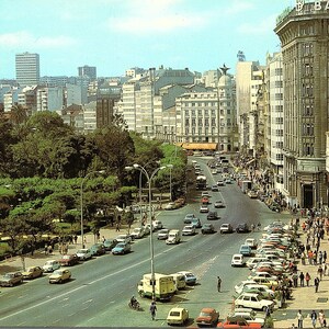 Cartão postal vintage não postado Cantones e Jardins Mendez Nuñez Banco Pastor La Coruña Galicia Espanha ES Carros clássicos 1.090