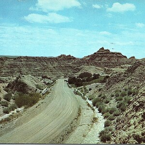 Cartão postal vintage 1962 Hell's Thousand Acres Black Hills Dakota do Sul SD Dexter Press 46500 Newcastle Wyoming WY Carimbo postal