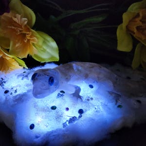 Elemental Beasts – Handcrafted Illuminated Fantasy Lizard Sculptures (Fire & Spirit Variants)