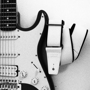 Sangle de guitare personnalisée, Sangle de guitare en cuir, Sangle de guitare blanche, Sangle de guitare personnalisée, Sangle de guitare acoustique, Sangle de guitare électrique, Cadeau