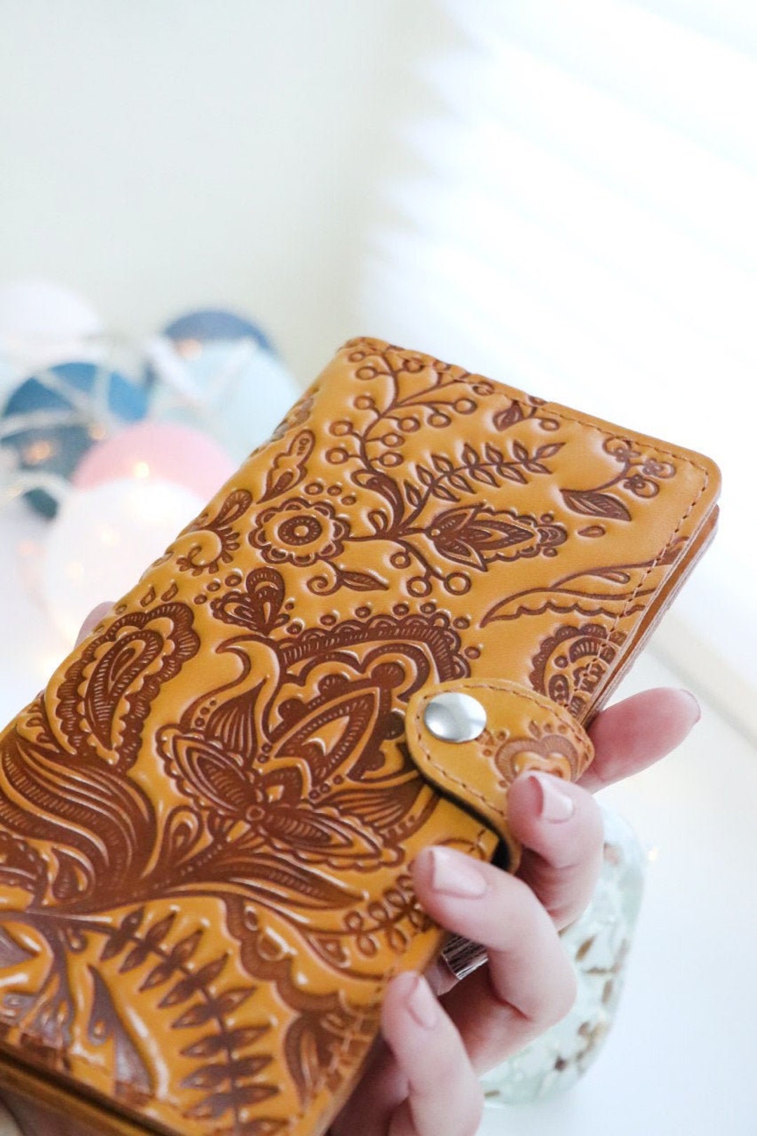 Personalized Unique Dragonfly Embossed Pattern Leather Wallet Amber ...