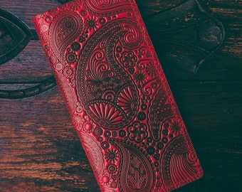 Cartera de cuero roja personalizada con estampado de cachemira en relieve, billetera larga, tarjetero, soporte para iPhone hecho a mano, idea de regalo exclusiva personalizada
