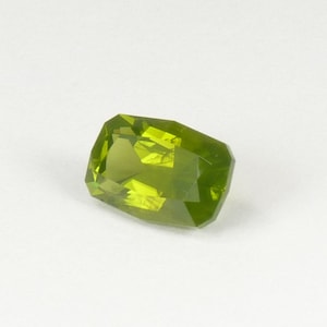 USA cut Peridot Faceted gemstone Natural Peridot from San Carlos reservation loose Peridot jewelry focal stone Chrysolite gem