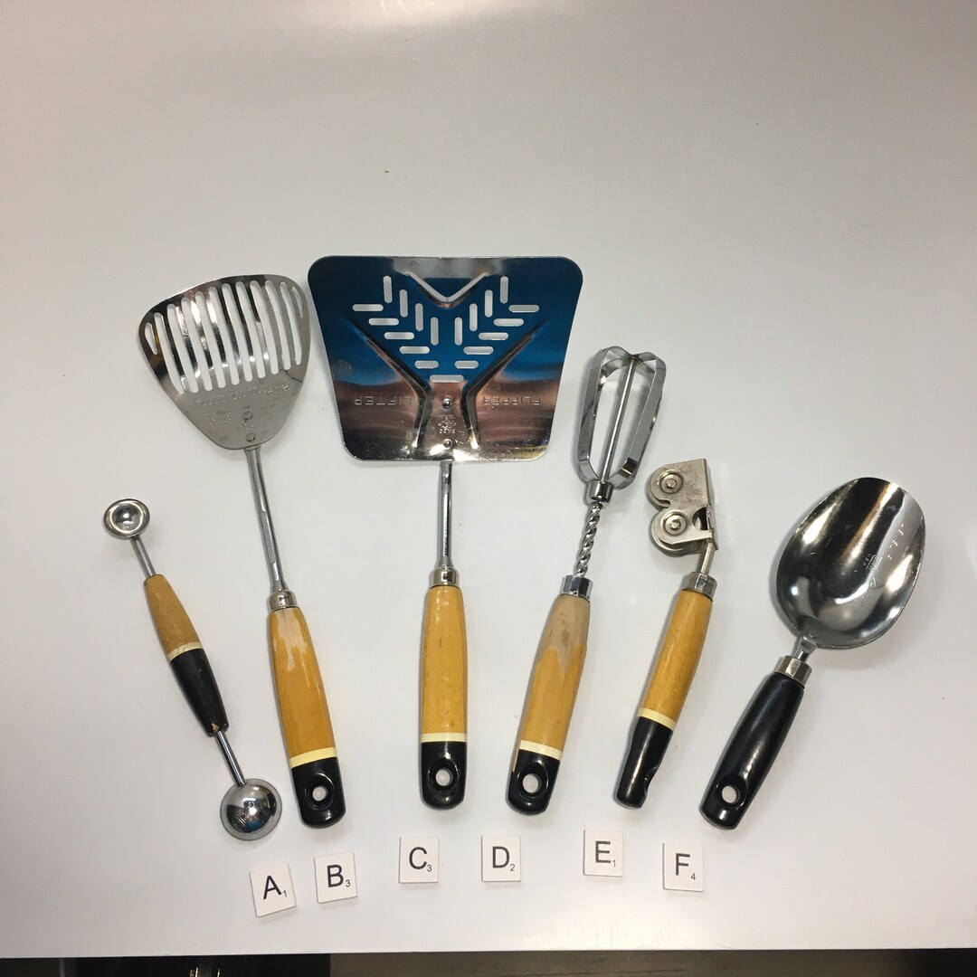 Ekco A&J USA Kitchen Utensils Wood 2 Tone Handle Spatula Kitchamajig