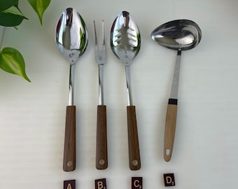 Utensili da cucina vintage: cucchiaio, forchetta, mestolo, cucchiaio forato, manico effetto legno, acciaio inossidabile cromato, Giappone