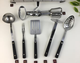 Utensilios de cocina vintage Ekco Flint Vanadium de los años 60 / Espátula / Cuchara ranurada / Acero inoxidable / Batidor de huevos / Soporte para colgar