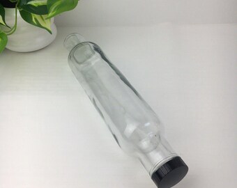 Rodillo de vidrio vintage con tapa de rosca transparente para hornear masa de tarta.