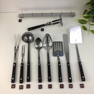 Utensilios de cocina vintage Ekco Flint Arrowhead: Espátula, cuchara ranurada, cucharón, cuchara para untar de acero inoxidable, esparcidor de glaseado, tenedor, machacador de papas