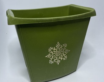 Vintage MCM Flower Avocado Green Plastic Bathroom Wastebasket Garbage Trash Can