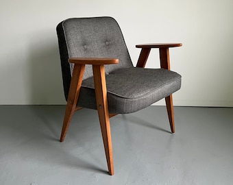 Fauteuil vintage type 366 restauré par J. Chierowski, années 1960, Pologne, fauteuil retapissé Mid-Century en tissu gris foncé, bois de hêtre clair