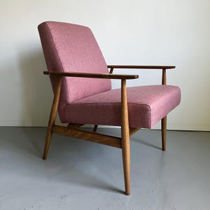 Vintage Polnischer Sessel Typ 300-190 von H. Lis aus den 1960er Jahren, Retro Mid Century Modern Sessel in Lila Stoff, komplett Restauriert, um zu bestellen