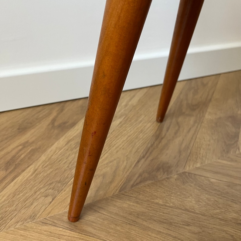 Tabouret vintage polonais de type 270-25 des années 1960, repose-pieds rétro Mid-Century retapissé en tissu turquoise mélangé, repose-pieds avec pieds en bois image 6