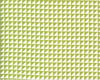 Shine On HST Green designed by Bonnie & Camille  55217 16 > Moda Fabrics < 100% Cotton > Green White Triangles Geometric