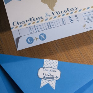 Faire-part de mariage billet d'avion pour couple de voyageurs, bleu et or