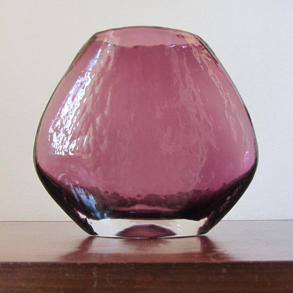 SHUDEHILL Giftware - Bulb shaped textured purple glass Flower Vase with an average size - Made in the 1980s