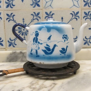 Original Vintage - MR MINCHIN - tetera de esmalte blanco con decoración de plantilla de aerógrafo - Hecho en Portugal - 1940