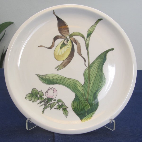 MARGUERITE WALFRIDSON - Porcelain round Dinner Plate - "Midsommar" pattern - Designed in Sweden and produced in Portugal by "Spal" - 1970s