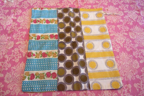 Drawstring bag - Vintage handmade patchwork fabri… - image 1