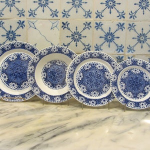 RAIJA UOSIKKINEN - Arabia, 'Ali' Blue range - Round ceramic Plate - Made in Finland - 1960s