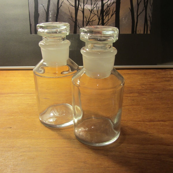 Vintage pharmacy/laboratory clear glass Jar with original Lid/Stopper - 250 ml - Made in the 1970s