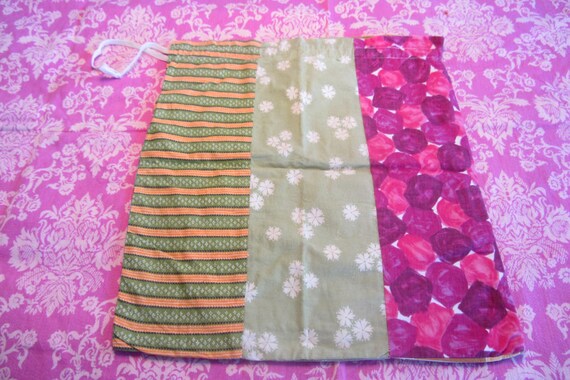 Drawstring bag - Vintage handmade patchwork fabri… - image 2
