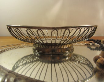 古い金属製のバスケット - Etsy 日本