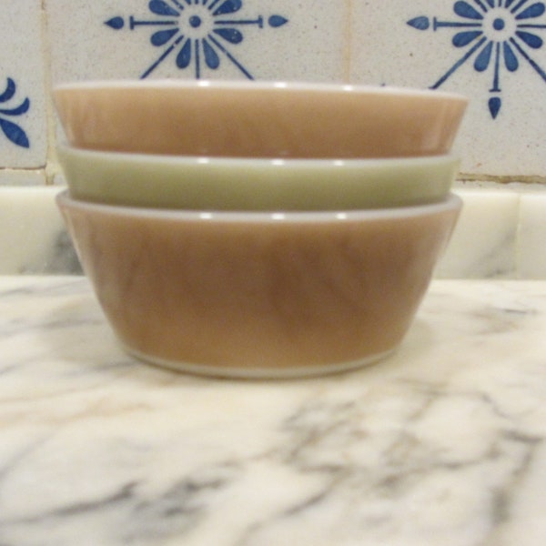 FEDERAL Glass Company - Set of three milk glass Cereal Bowls - 1 avocato green + 2 brown/tan - Made in USA - 1970s
