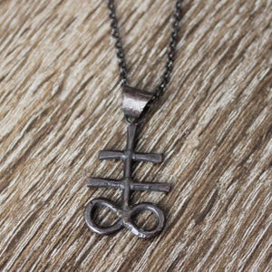 The Crux Anhänger: Leviathan Kreuz, Schwefel Halskette, Satanisches Kreuz, Schwefel Anhänger, Okkulte Juwelen, Einzigartiger Schmuck, Satanischer Schmuck, Alchemie
