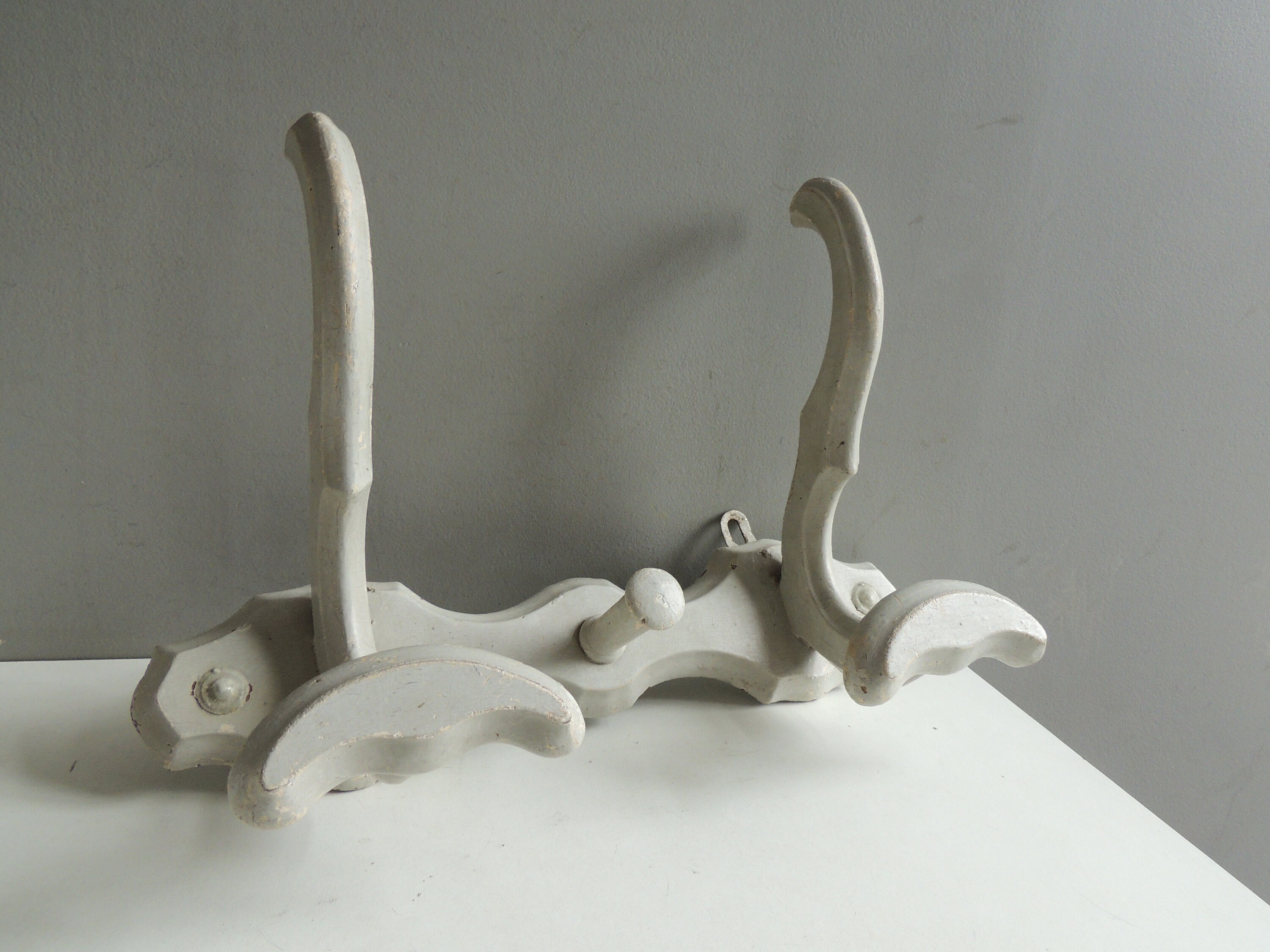 Charmant Porte-Manteaux Chapeaux à 3 Patères en Bois Peint Patiné Déco Shabby Chic Vintage