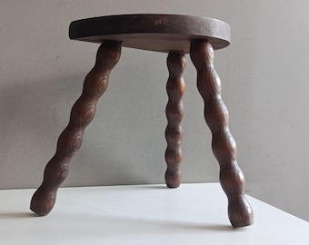 French vintage bobbin wood stool half moon mid century / milking chair rustic farmhouse primitiv / kitchen living room decor / plant stand