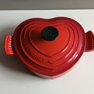 Le Creuset Red Enamel Cast Iron Heart Haped Dutch Oven Cocotte