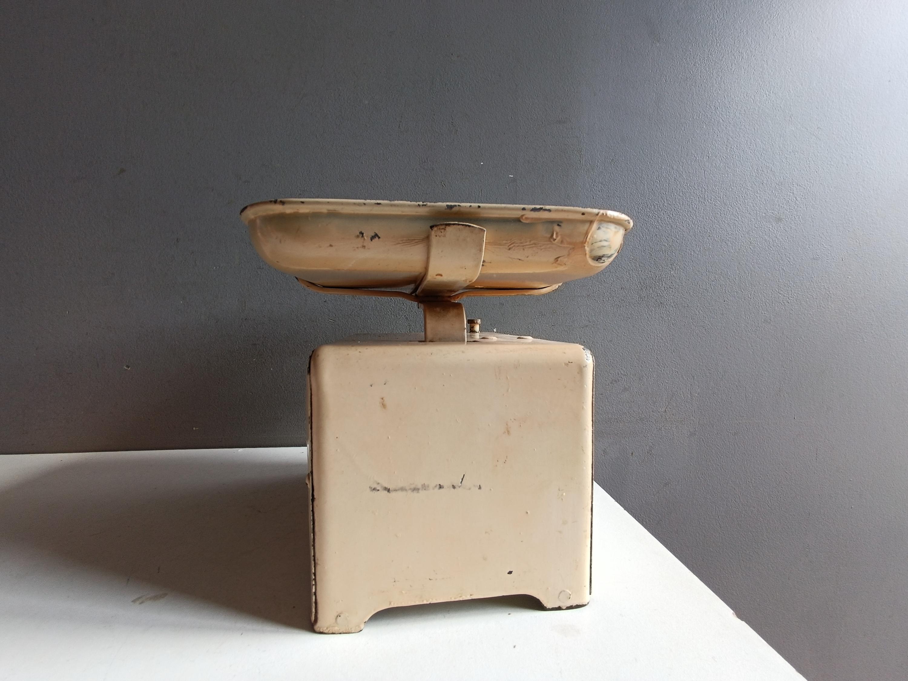 Vintage Kitchen Scales Lyssex Patent Swiss Made / Balance