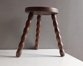 Taburete trípode de madera vintage de mediados de siglo / taburete de ordeño / soporte para plantas