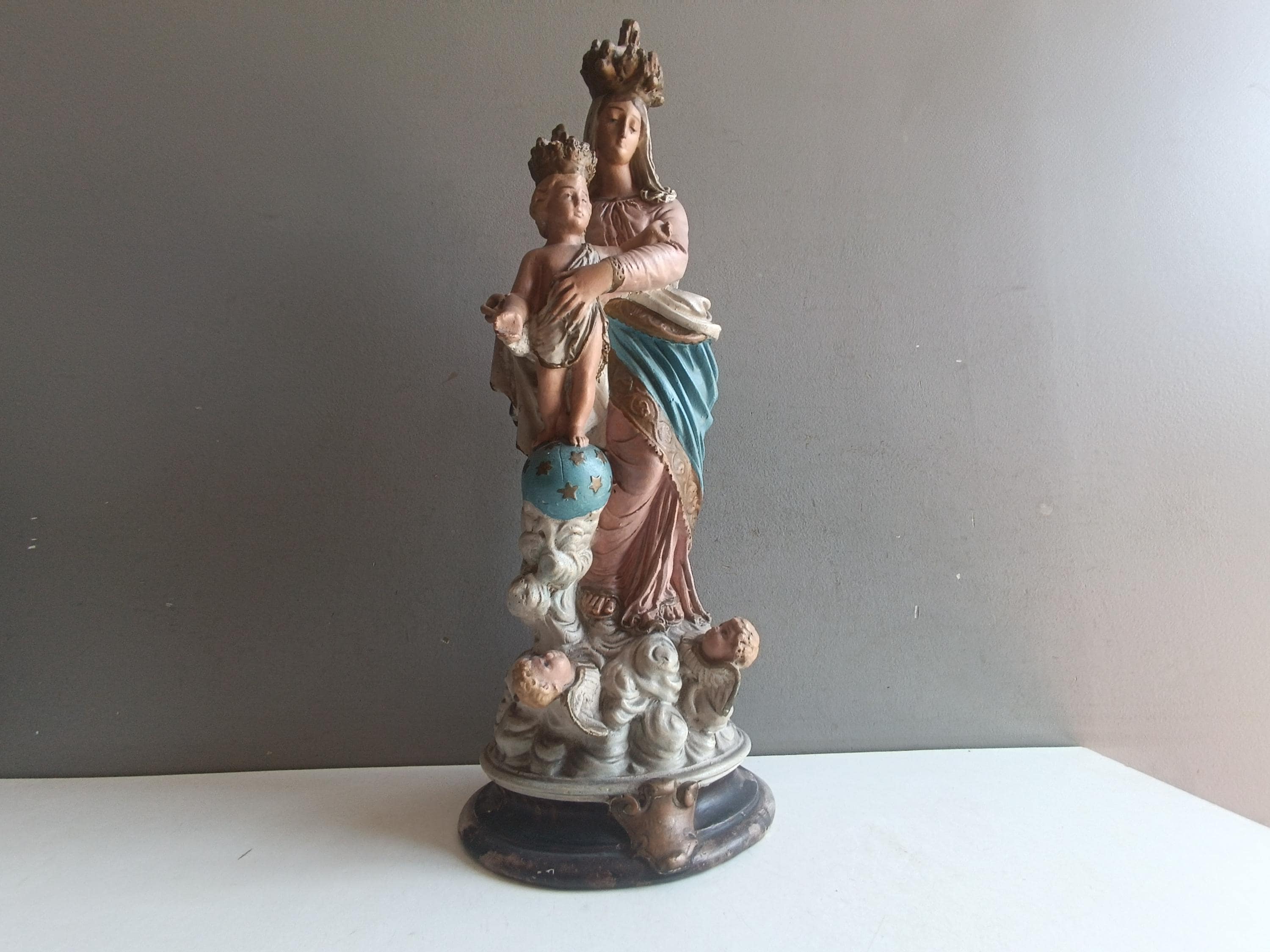 聖母マリアと幼子イエスの大きな多色石膏像、19世紀、勝利の聖母/置物