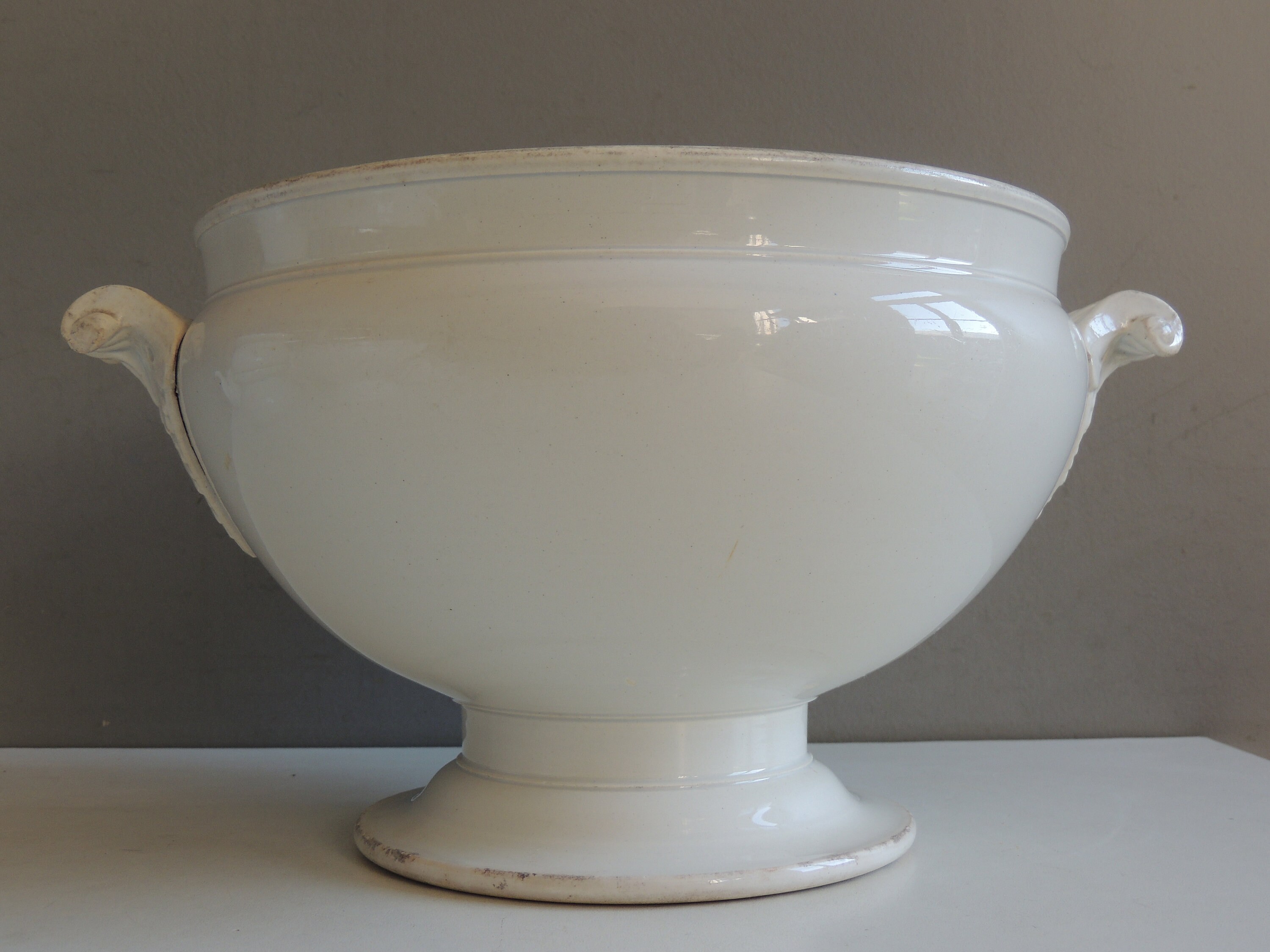 Ancienne Soupière Bol à Soupe Louis Philippe en Céramique Faïence Blanche de Creil & Montereau Xixèm