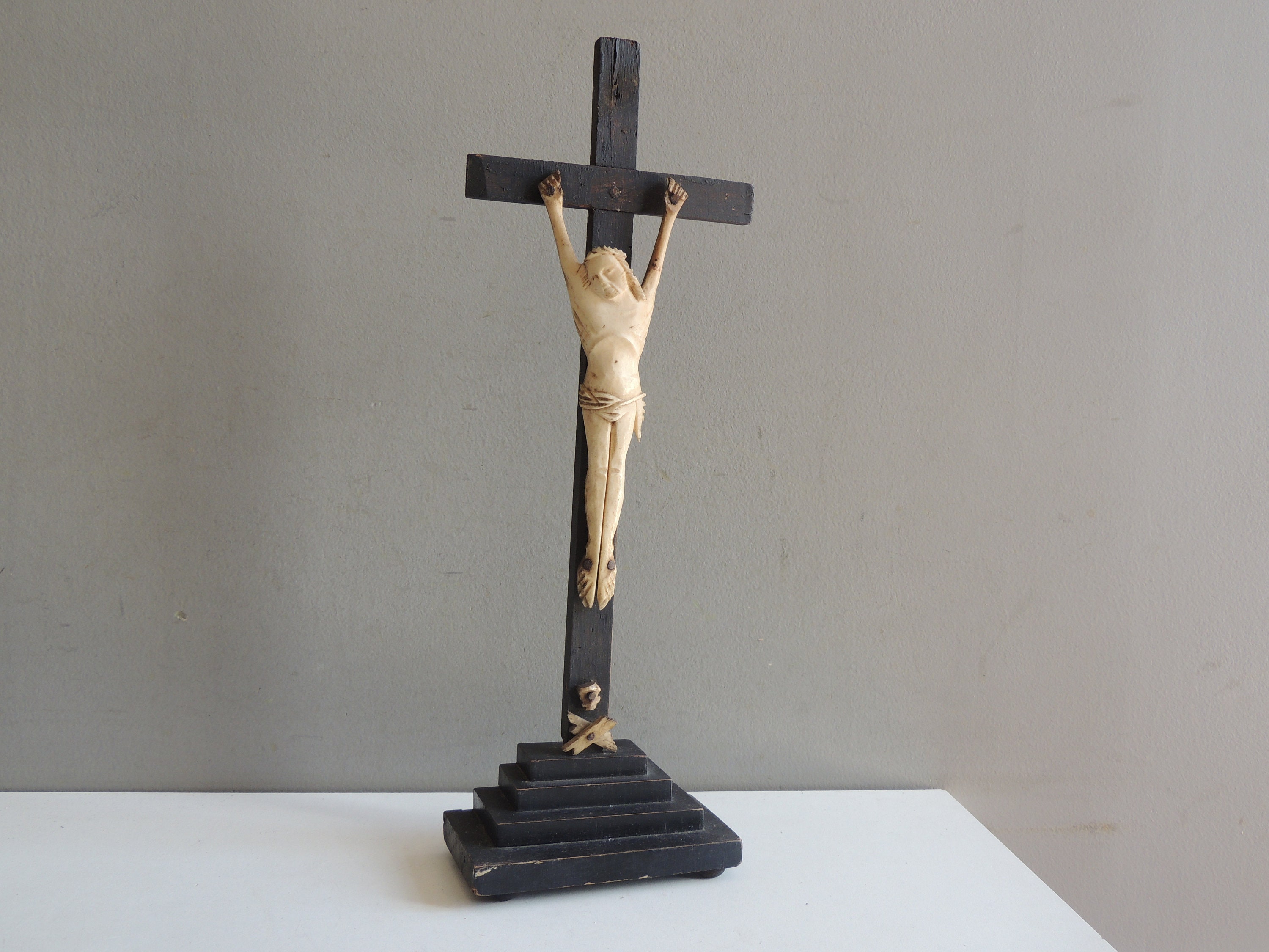 Crucifix Christ Sculpté