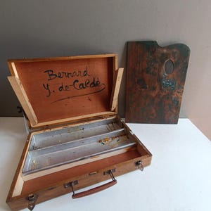 Originale et ancienne boite d'artiste peintre mallette à système chevalet avec sa palette en bois  / valise peinture vintage