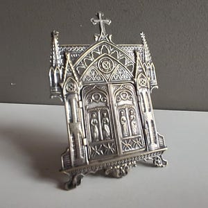 Petite chapelle voyage triptyque autel reliquaire Saint Christophe sanctuaire métal argenté /vintage dévotion religieuse catholique médaille