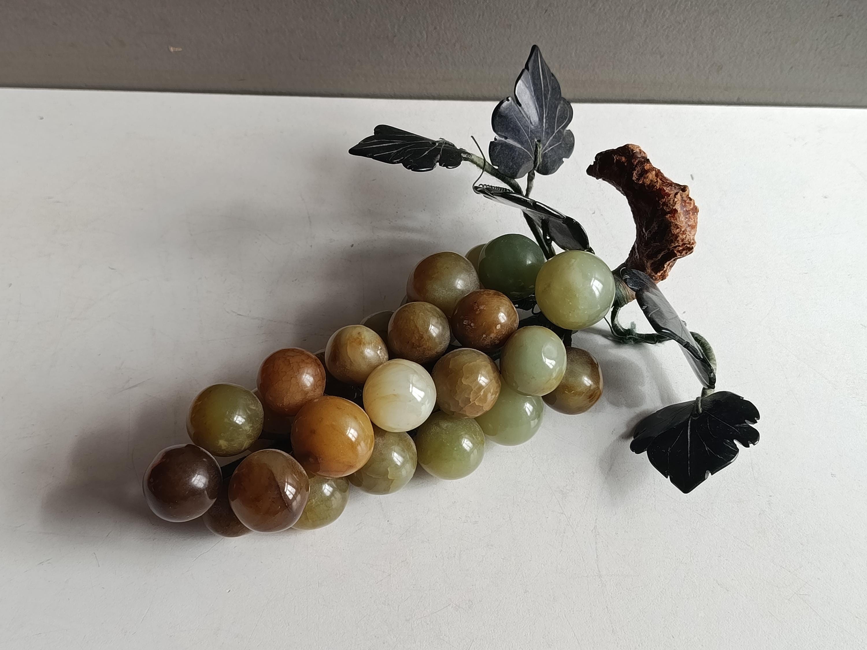 翡翠のブドウの房 - Etsy 日本