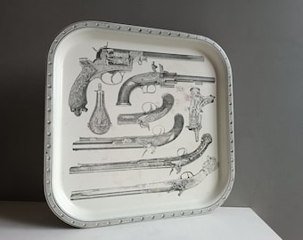 Plateau en métal vintage design Pistolet Guns de Piero Fornasetti