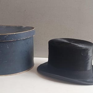 Genuine French antique top Hat in black felt 1900 in box / vintage opera gibus gentleman hat / vintage suit