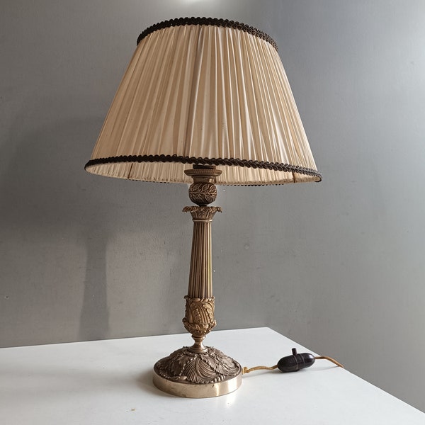 Superbe lampe pied bougeoir en bronze ciselé doré XIXème