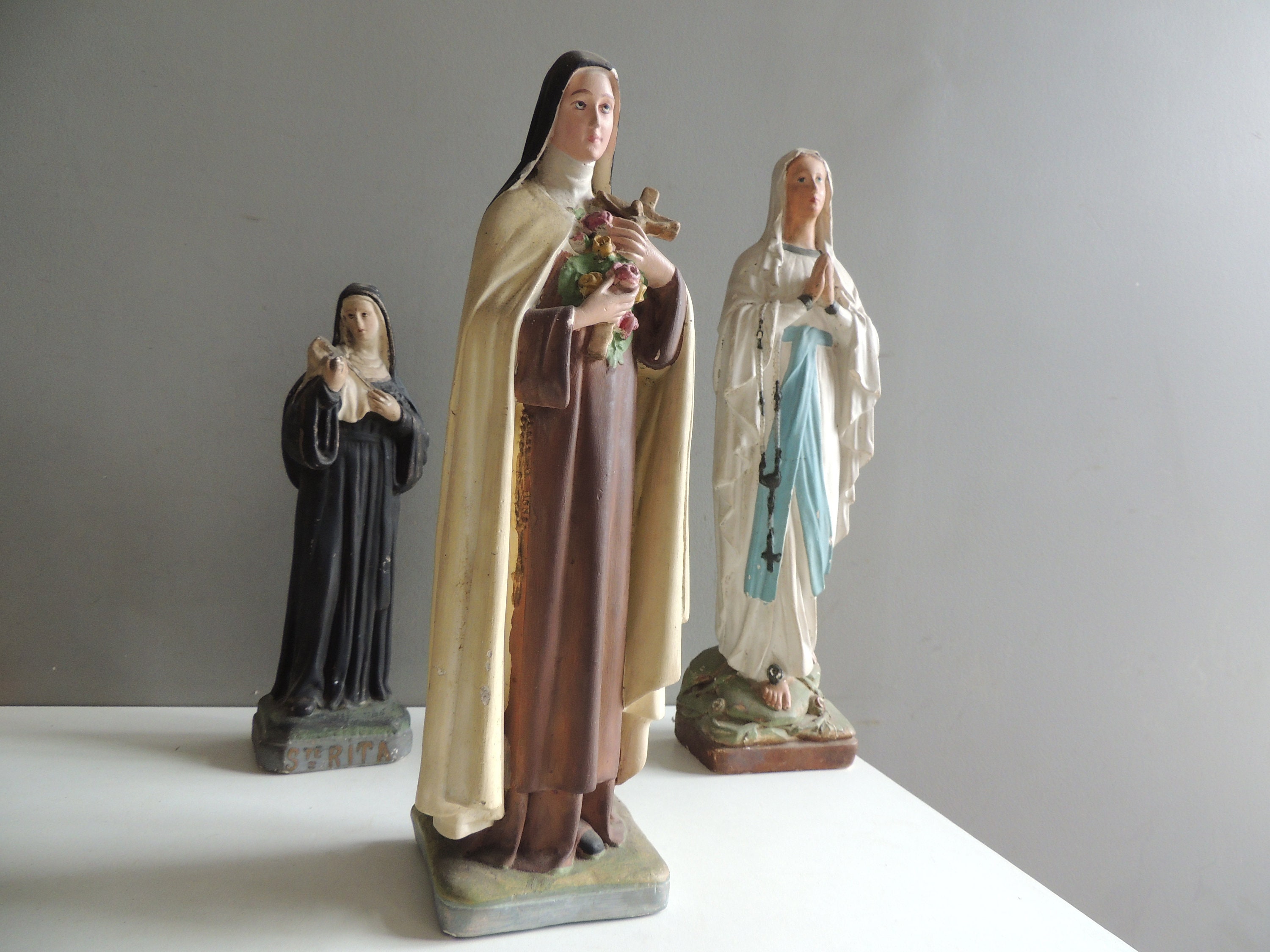 Superbe Grande Statue Sainte Thérèse de Lisieux en Plâtre Polychrome/Antique Figurine Sculpture Reli