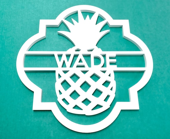 Personalized Pineapple Door Hanger: Weatherproof Coastal Home Decor